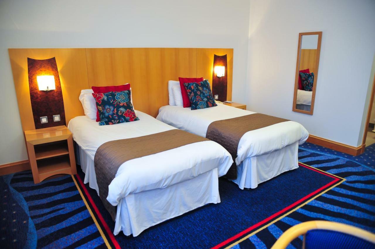 The Park Hotel Kilmarnock Exteriör bild